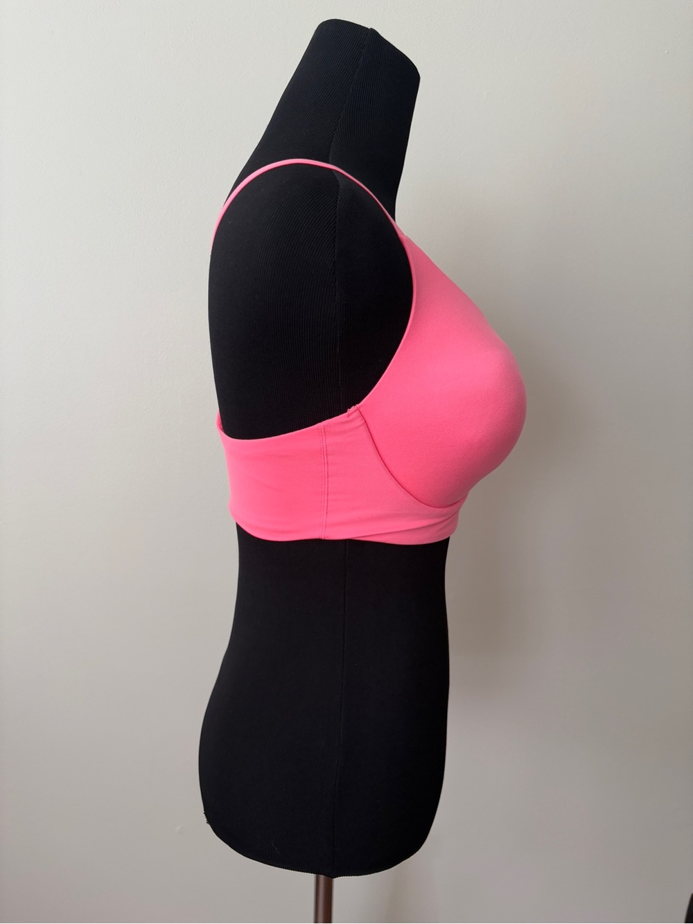 Victoria’s Secret Lightly Lined Wireless Plunge Bra 34DD - Picture 4 of 12